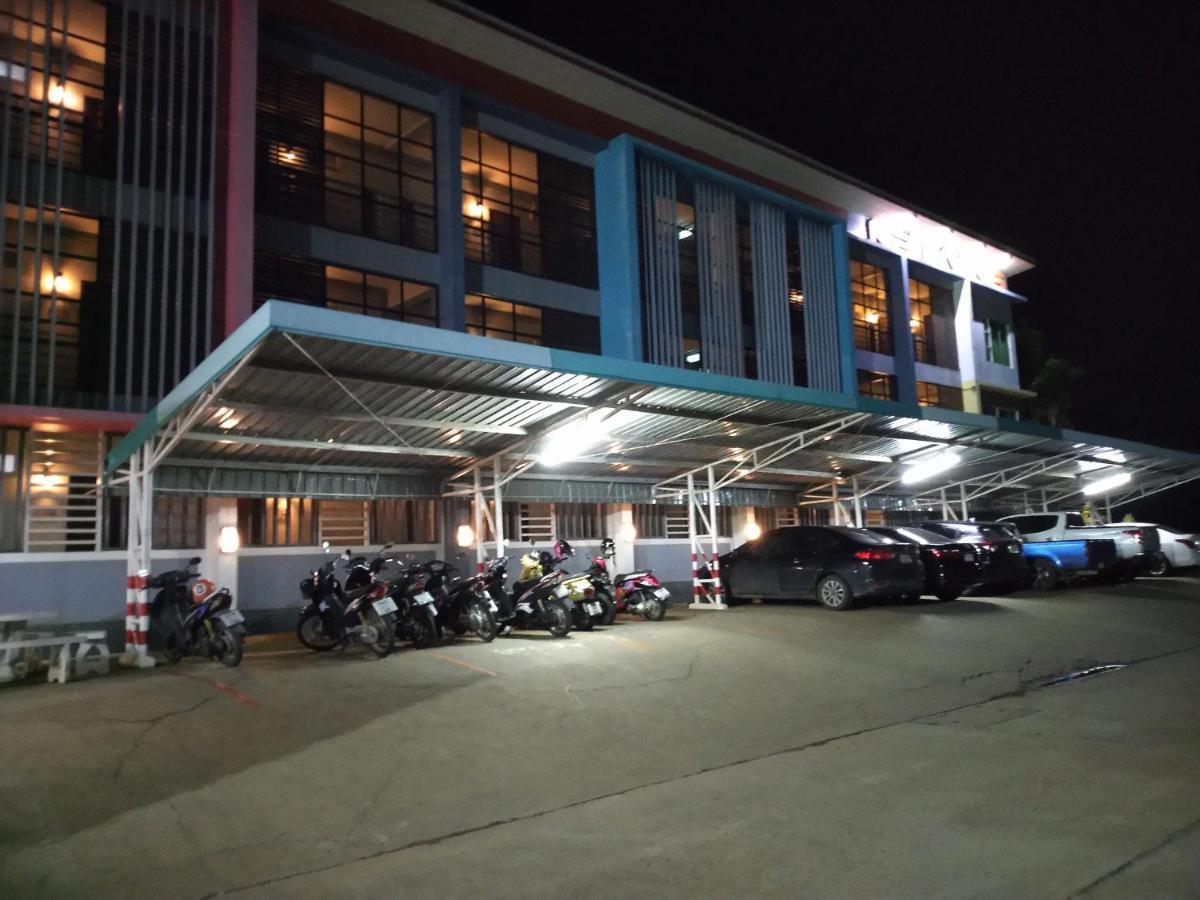 K2 Living Hotel Uttaradit Exterior photo