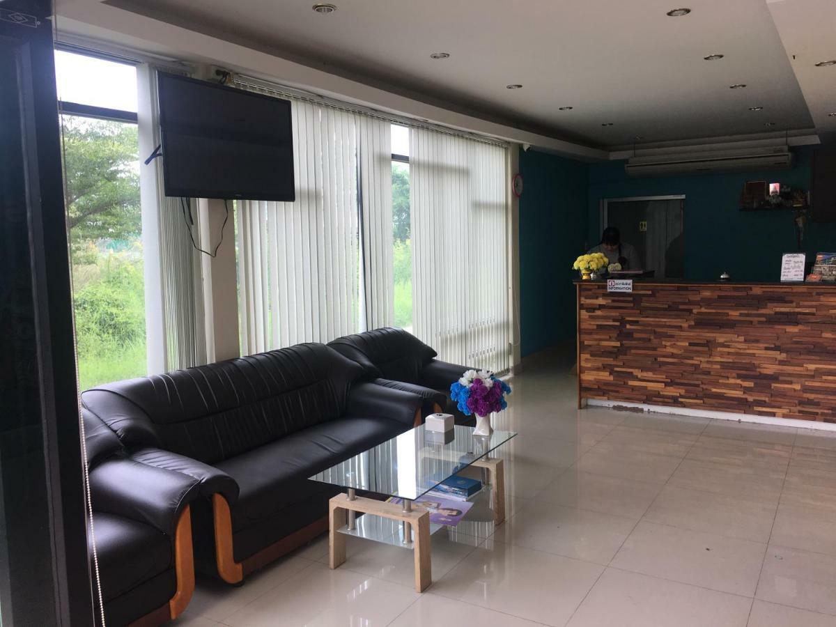 K2 Living Hotel Uttaradit Exterior photo